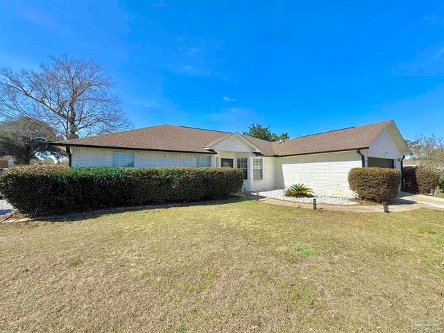 3101 Lost Creek Dr, Cantonment, FL 32533