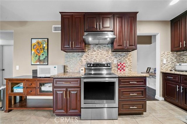 233 N Basilio, San Dimas, CA 91773