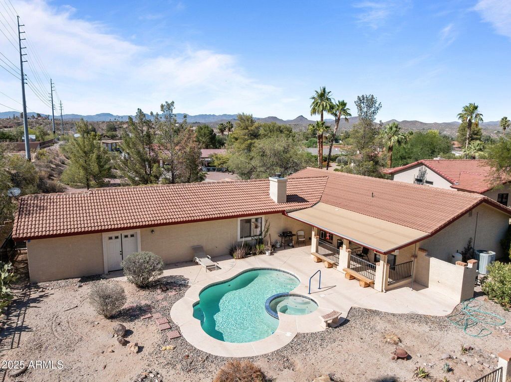 Image 6 of property listing at 785 Santa Fe Drive, Wickenburg, AZ 85390