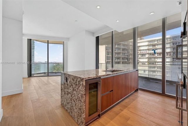 175 SE 25th Rd 1404, Miami, FL 33129