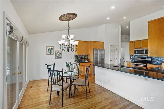 9511 W Hills Gate Dr, Star, ID 83669