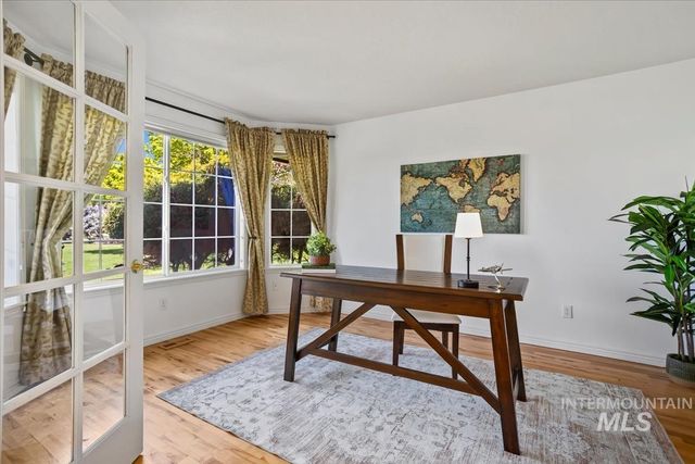 9511 W Hills Gate Dr, Star, ID 83669