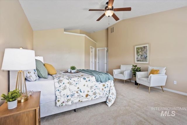 9511 W Hills Gate Dr, Star, ID 83669