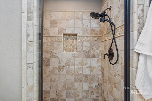 9511 W Hills Gate Dr, Star, ID 83669