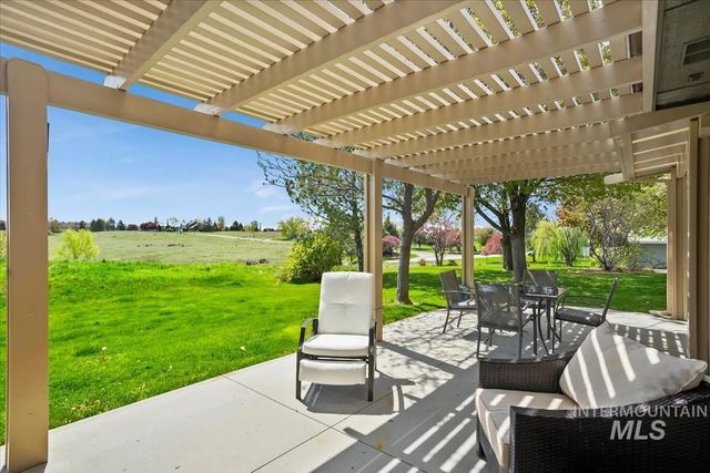 9511 W Hills Gate Dr, Star, ID 83669