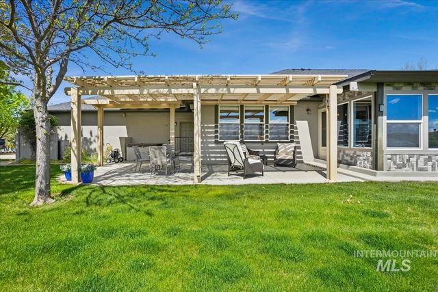 9511 W Hills Gate Dr, Star, ID 83669