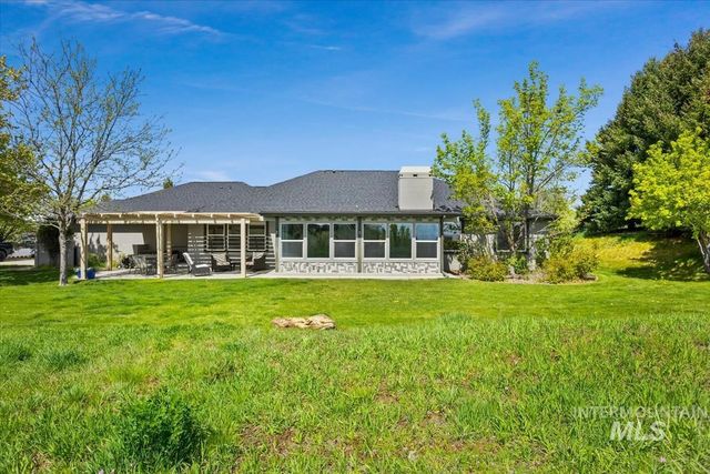 9511 W Hills Gate Dr, Star, ID 83669