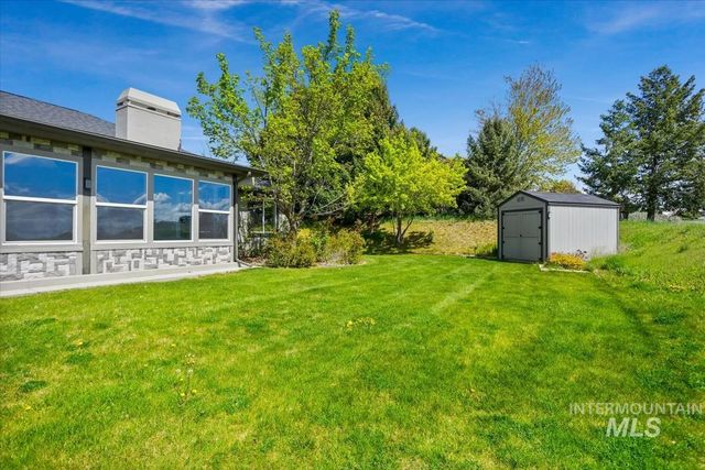 9511 W Hills Gate Dr, Star, ID 83669