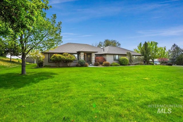 9511 W Hills Gate Dr, Star, ID 83669