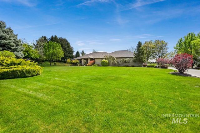 9511 W Hills Gate Dr, Star, ID 83669