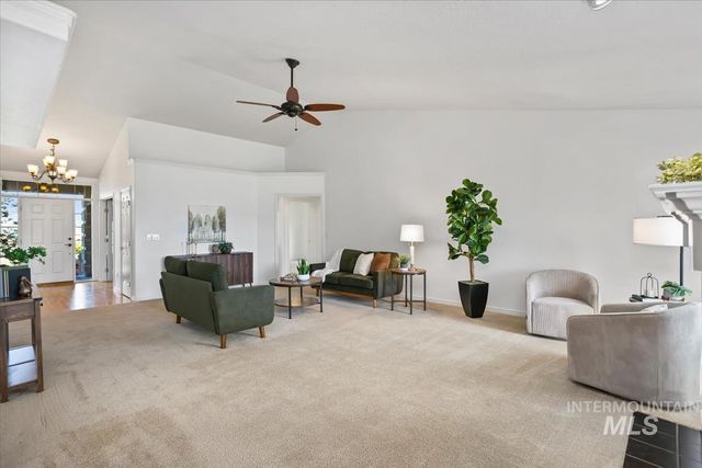 9511 W Hills Gate Dr, Star, ID 83669