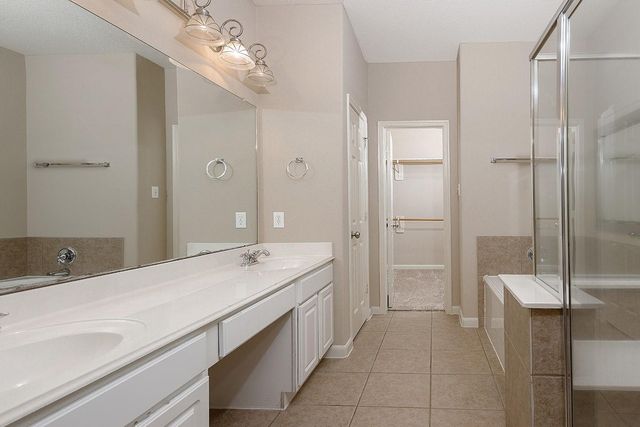 50 E Pipers Green, The Woodlands, TX 77382