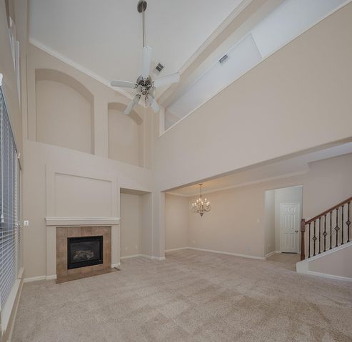 50 E Pipers Green, The Woodlands, TX 77382