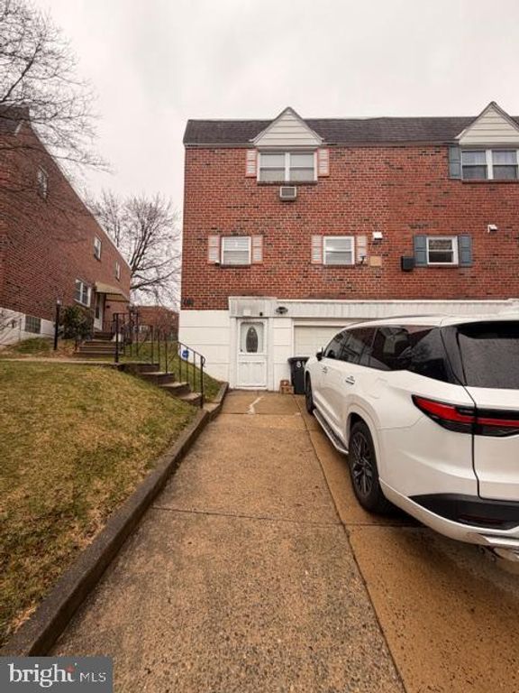 810 KENDRICK ST, Philadelphia, PA 19111