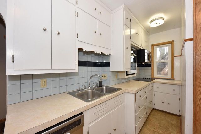 1320 Manitowoc AVENUE, South Milwaukee, WI 53172