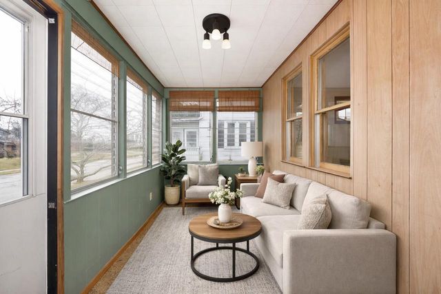 1320 Manitowoc AVENUE, South Milwaukee, WI 53172