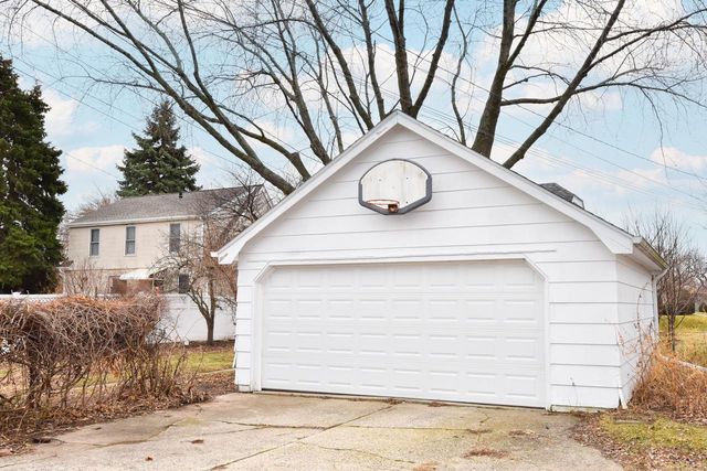 1320 Manitowoc AVENUE, South Milwaukee, WI 53172