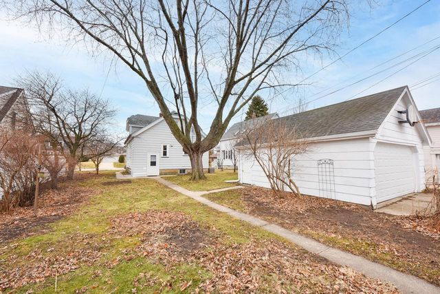 1320 Manitowoc AVENUE, South Milwaukee, WI 53172