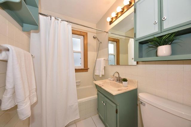 1320 Manitowoc AVENUE, South Milwaukee, WI 53172