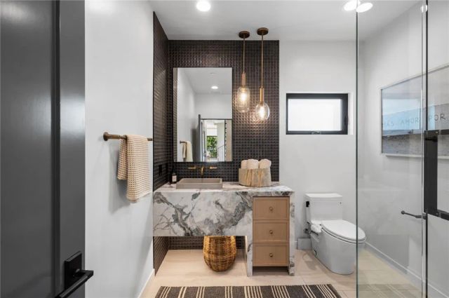 1717 E Ocean Boulevard, Newport Beach, CA 92661