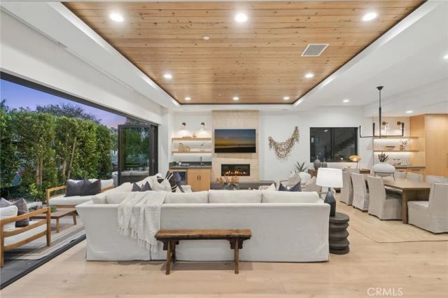 1717 E Ocean Boulevard, Newport Beach, CA 92661