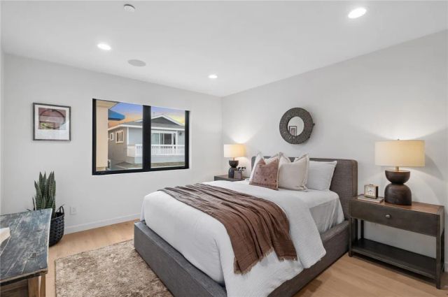 1717 E Ocean Boulevard, Newport Beach, CA 92661