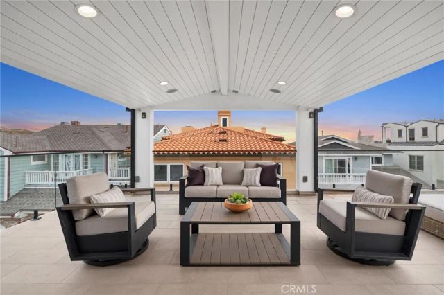 1717 E Ocean Boulevard, Newport Beach, CA 92661
