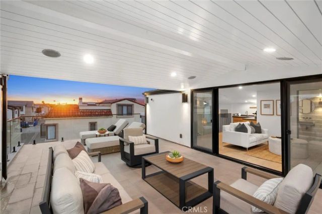 1717 E Ocean Boulevard, Newport Beach, CA 92661
