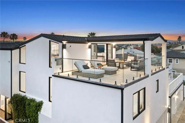 1717 E Ocean Boulevard, Newport Beach, CA 92661