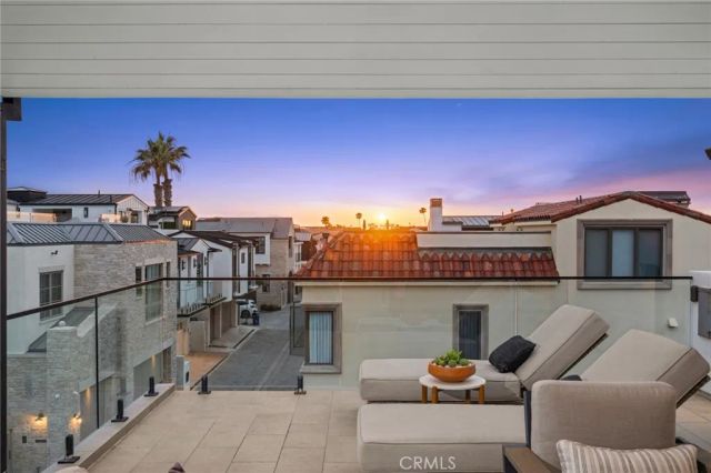 1717 E Ocean Boulevard, Newport Beach, CA 92661
