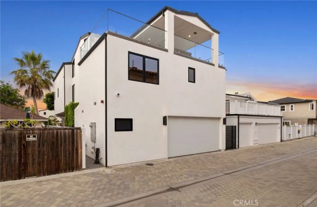 1717 E Ocean Boulevard, Newport Beach, CA 92661