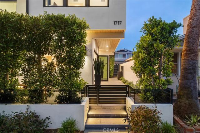 1717 E Ocean Boulevard, Newport Beach, CA 92661
