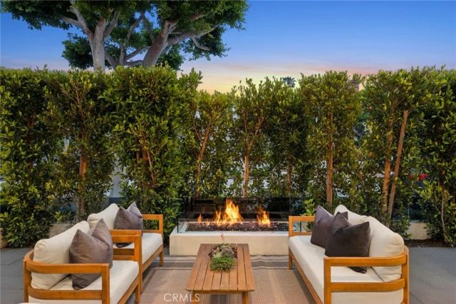 1717 E Ocean Boulevard, Newport Beach, CA 92661