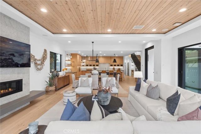 1717 E Ocean Boulevard, Newport Beach, CA 92661