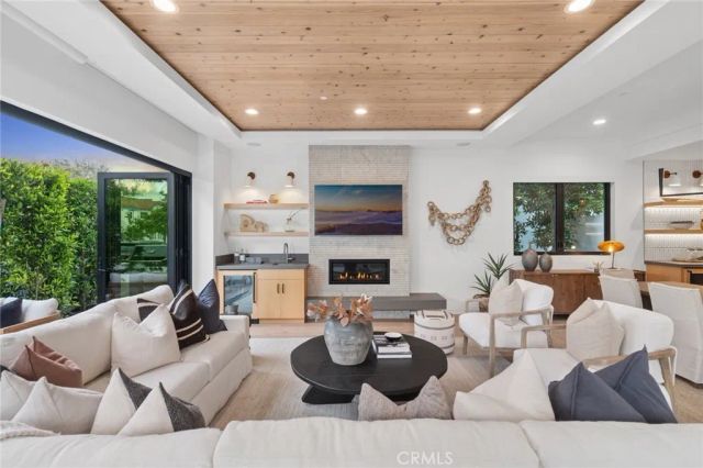 1717 E Ocean Boulevard, Newport Beach, CA 92661
