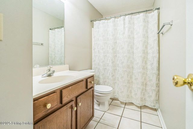 4237 Grantline View Ct, New Albany, IN 47150