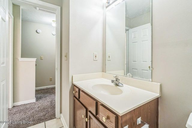 4237 Grantline View Ct, New Albany, IN 47150