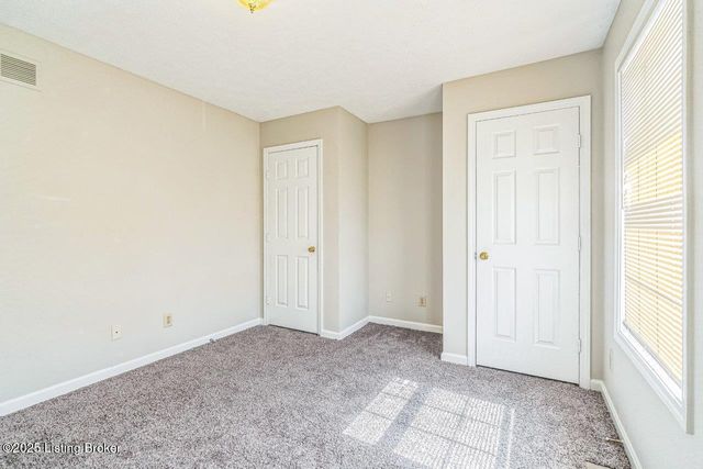 4237 Grantline View Ct, New Albany, IN 47150