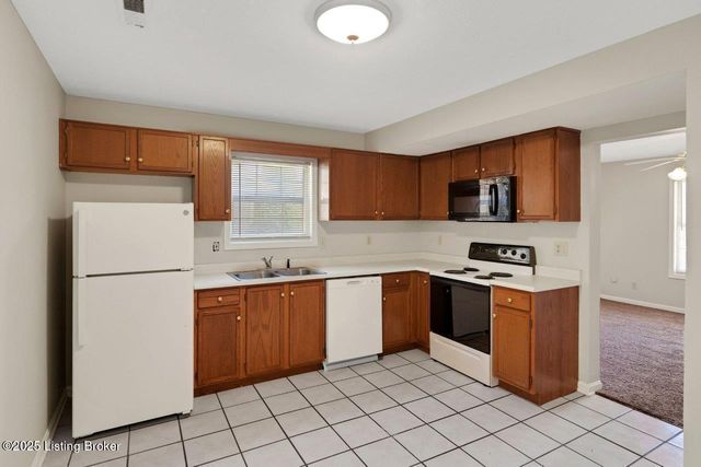 4237 Grantline View Ct, New Albany, IN 47150