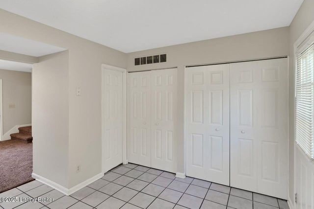 4237 Grantline View Ct, New Albany, IN 47150