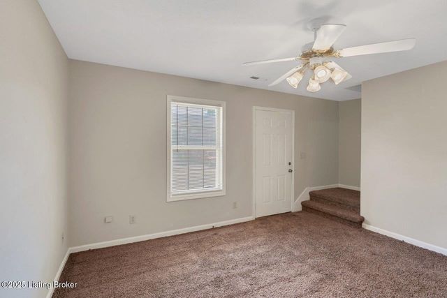 4237 Grantline View Ct, New Albany, IN 47150