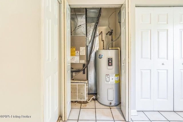 4237 Grantline View Ct, New Albany, IN 47150