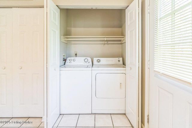 4237 Grantline View Ct, New Albany, IN 47150