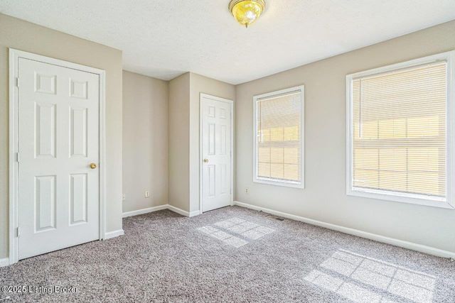 4237 Grantline View Ct, New Albany, IN 47150