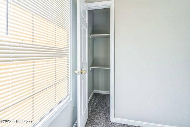 4237 Grantline View Ct, New Albany, IN 47150