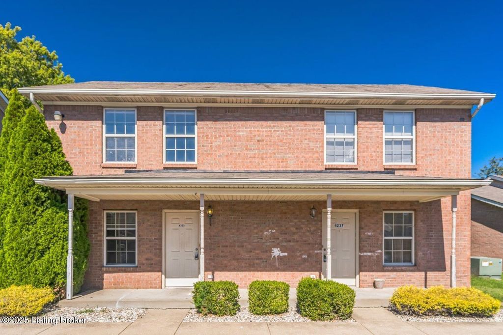 4237 Grantline View Ct, New Albany, IN 47150