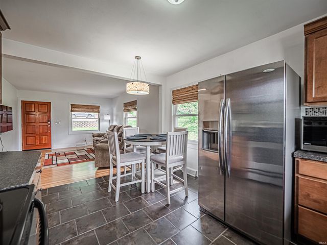 5206 Bridgeview Drive, Evansville, IN 47712