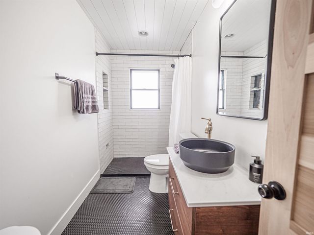5206 Bridgeview Drive, Evansville, IN 47712