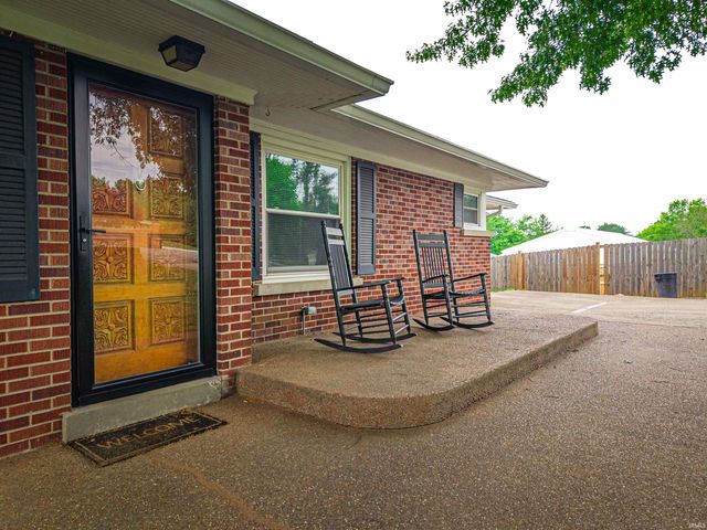 5206 Bridgeview Drive, Evansville, IN 47712
