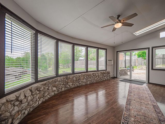 5206 Bridgeview Drive, Evansville, IN 47712